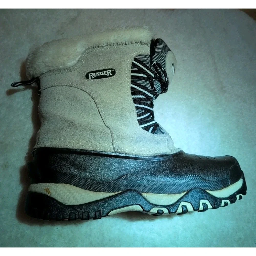 Ranger Winter Snow Boots Lace Duck Boot Black/White Sz US 9 Women Thermolite GUC